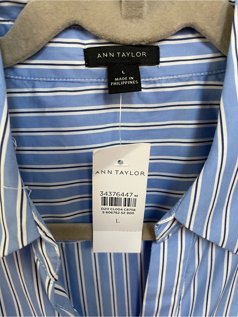 Ann Taylor Blue and White Striped Sleeveless Button-Down Shirt - Picture 3 of 3